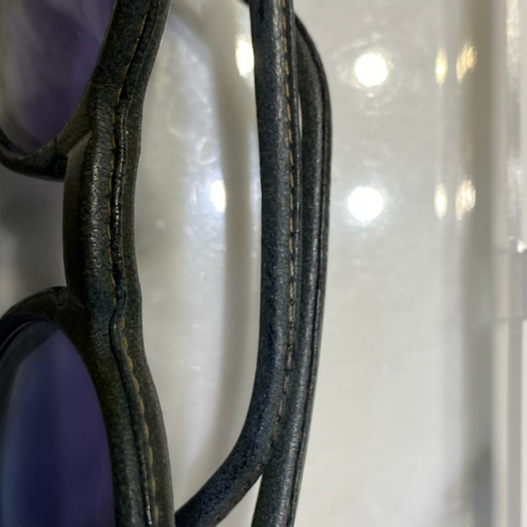 Sunglasses - Picture 4 of 5